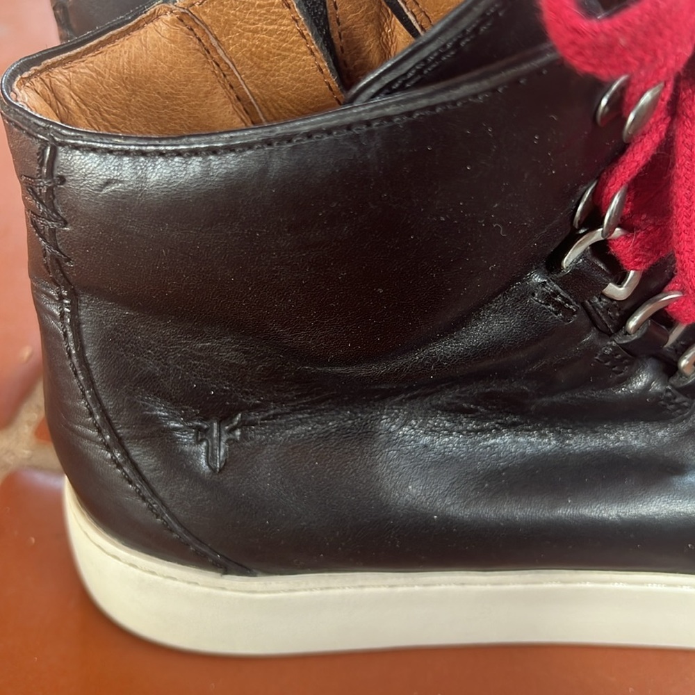 Frye Womens Black Leather Sneakers with Red Laces - Picture 3 of 6